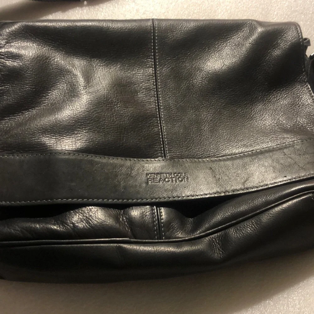 Kenneth Cole Reaction black laptop bag - Picture 3 of 13